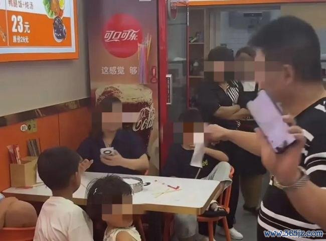 3女子带4孩屡次续面 已与店家息争